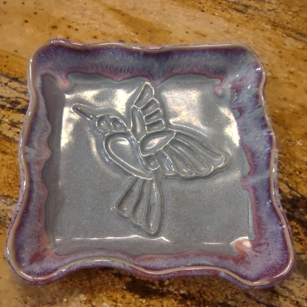 Hummingbird blue - pink dish
